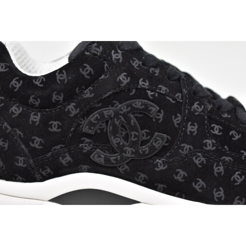 Chanel 22A Black Suede Printed CC Logo White Flat Runner Trainer Sneaker 40 - Picture 2 of 11
